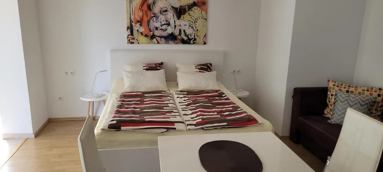 Apartments In Krk 克尔克