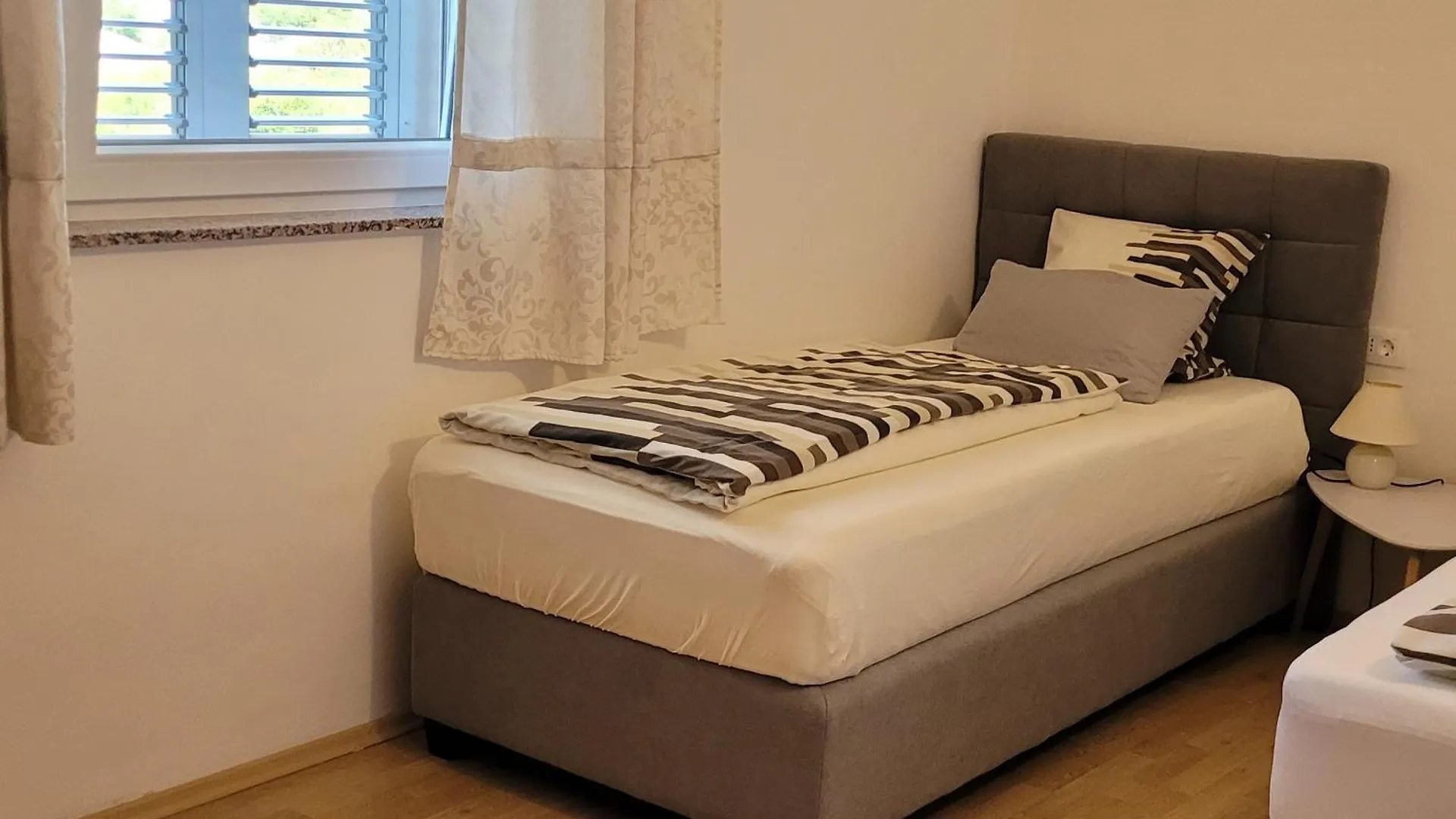 Apartments In Krk 克尔克